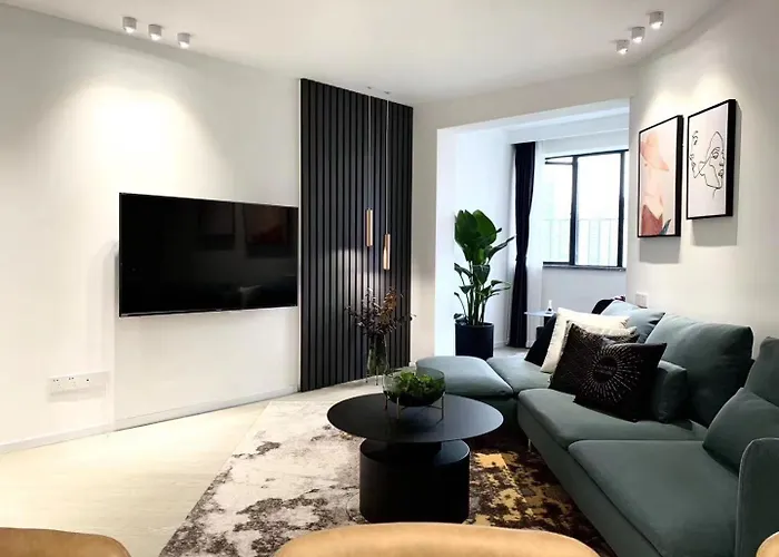 Eastern Hub - Jing\'An Temple Branch Stylish 3-Bedroom In Bustling Area, Surrounded By Trendy Bistro And Bar Street, Only 100M From Subway