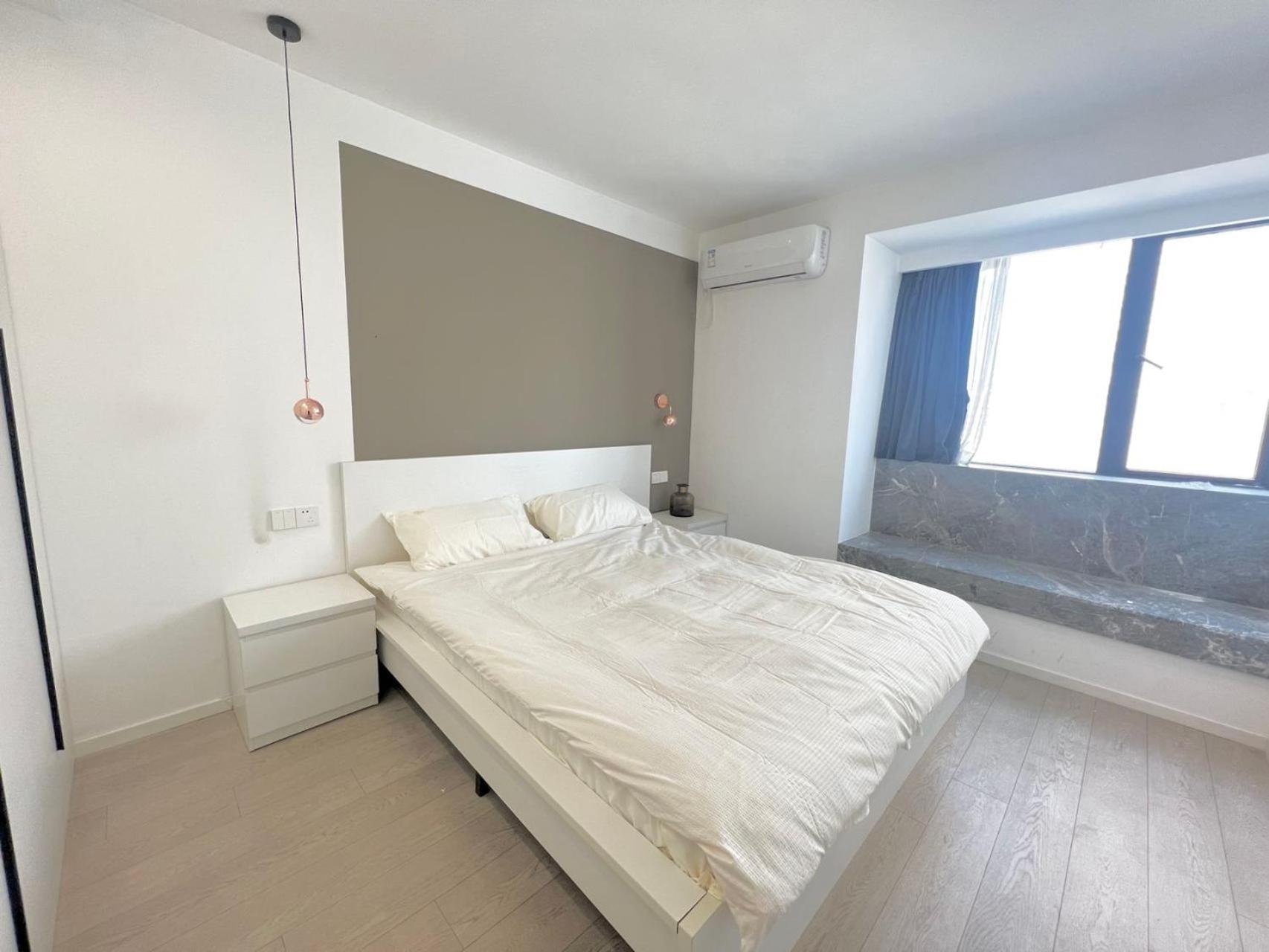 Appartement Eastern Hub - Jing'an Temple Branch Stylish 3-bedroom In Bustling Area, Surrounded By Trendy Bistro And Bar Street, Only 100m From Subway Shanghai