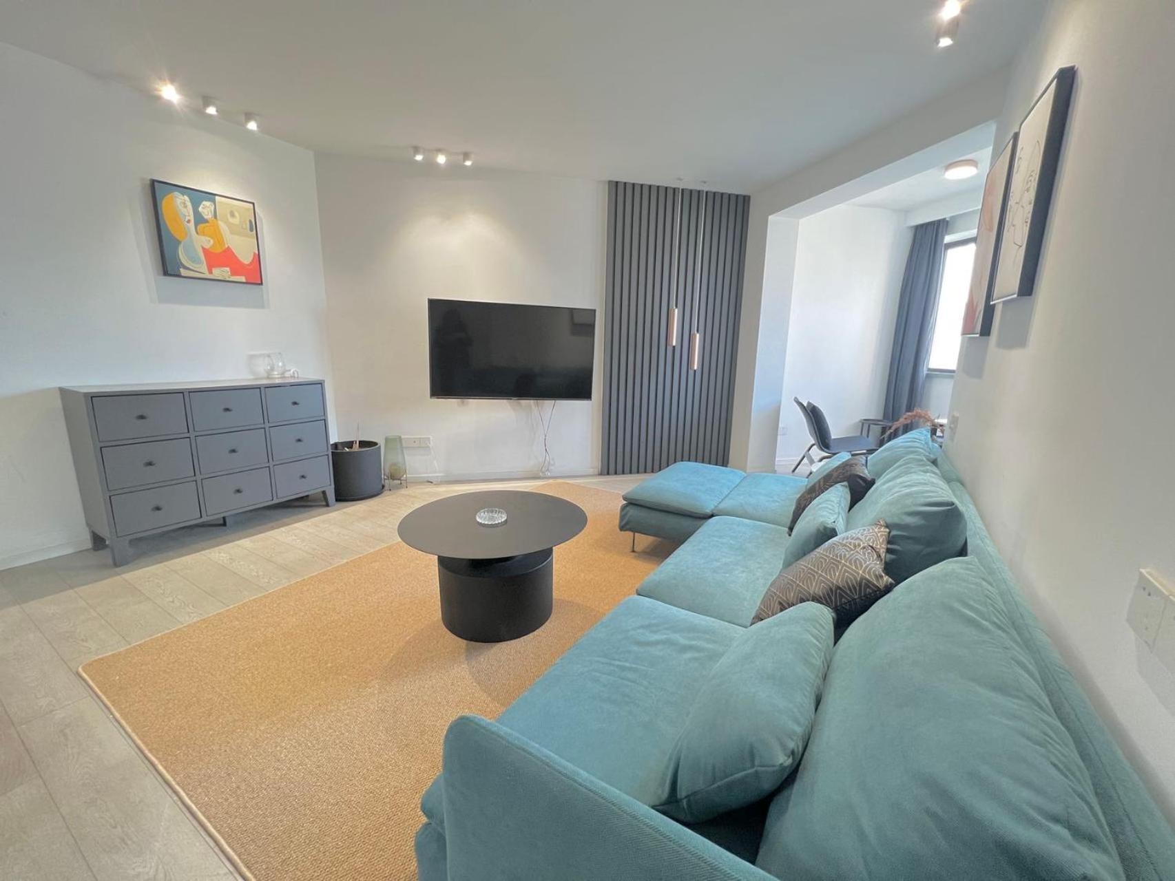Eastern Hub - Jing'an Temple Branch Stylish 3-bedroom In Bustling Area, Surrounded By Trendy Bistro And Bar Street, Only 100m From Subway Shanghai