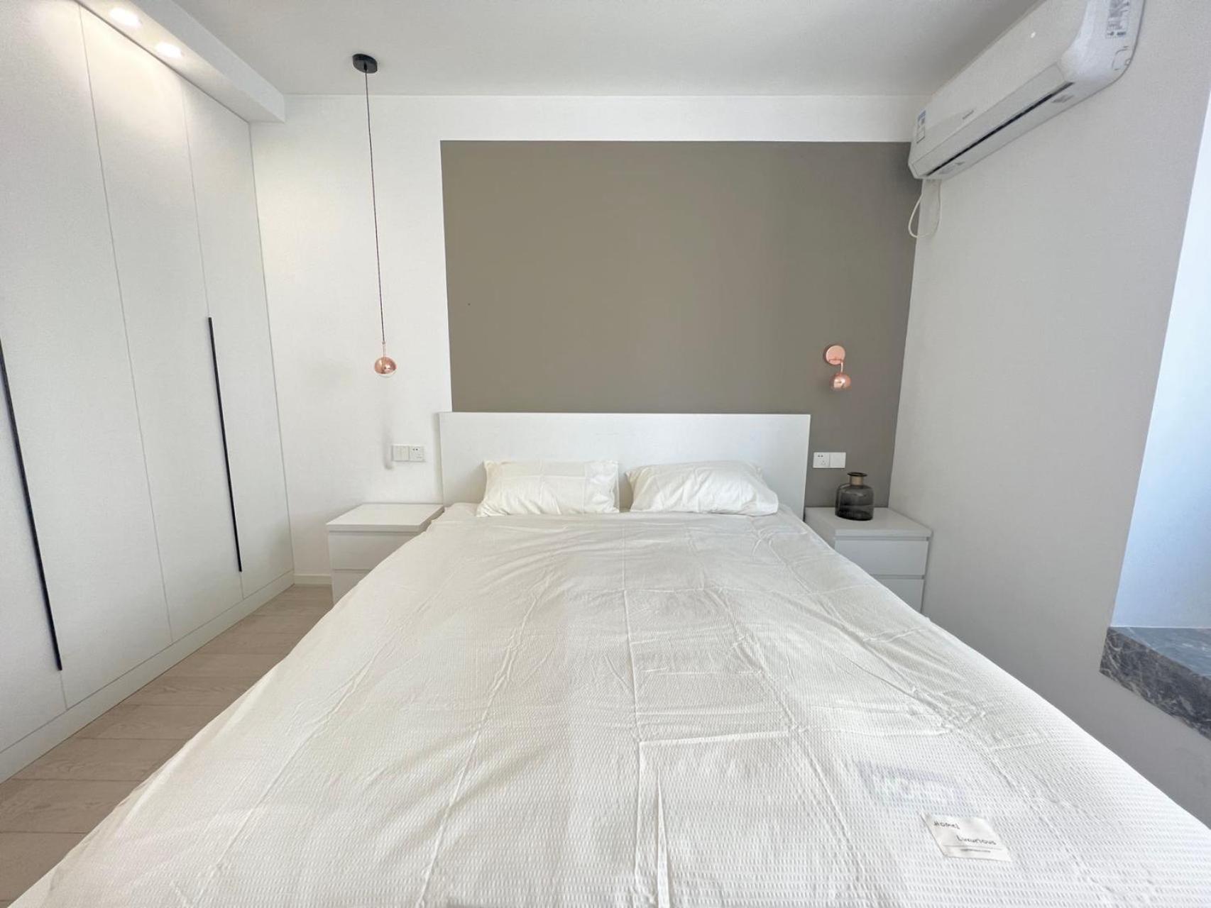Appartement Eastern Hub - Jing'an Temple Branch Stylish 3-bedroom In Bustling Area, Surrounded By Trendy Bistro And Bar Street, Only 100m From Subway Shanghai