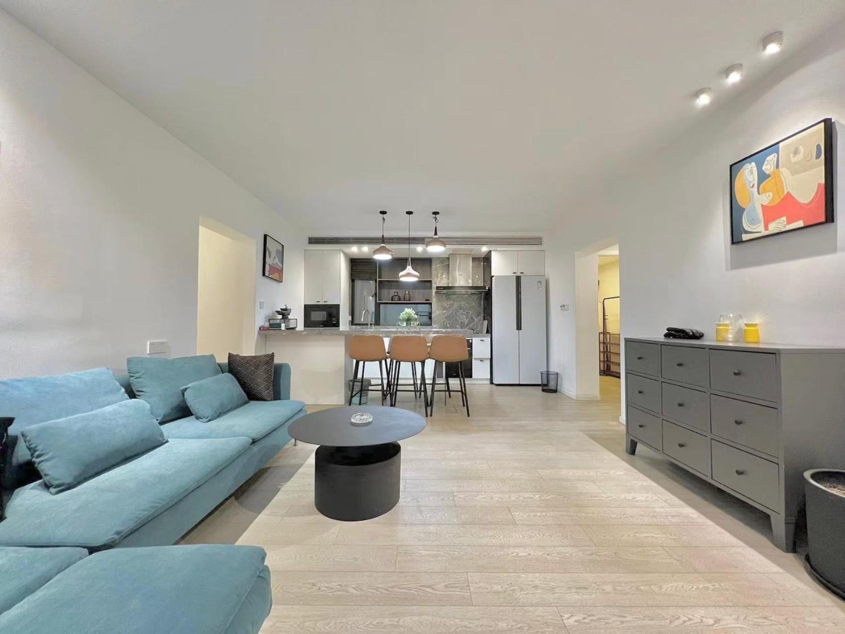 Eastern Hub - Jing'an Temple Branch Stylish 3-bedroom In Bustling Area, Surrounded By Trendy Bistro And Bar Street, Only 100m From Subway Appartement