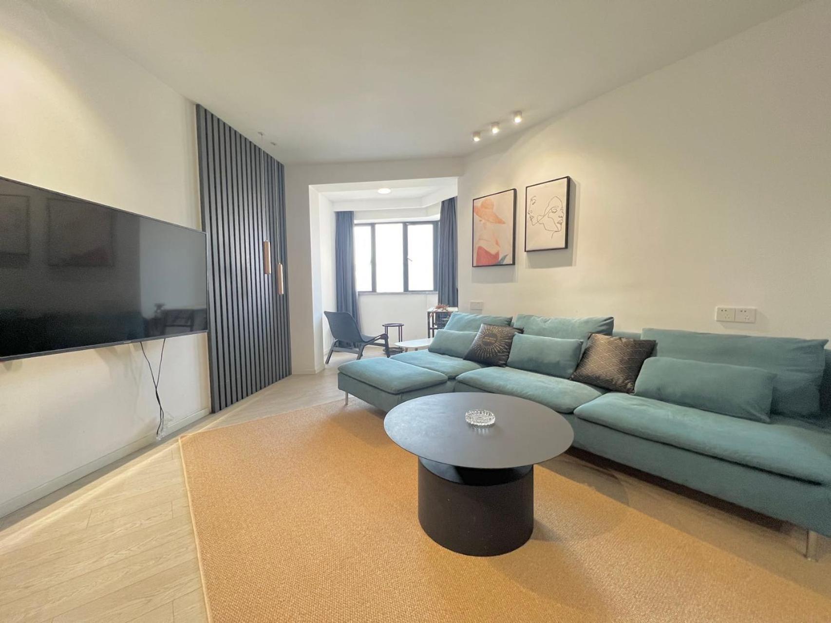 Appartement Eastern Hub - Jing'an Temple Branch Stylish 3-bedroom In Bustling Area, Surrounded By Trendy Bistro And Bar Street, Only 100m From Subway *