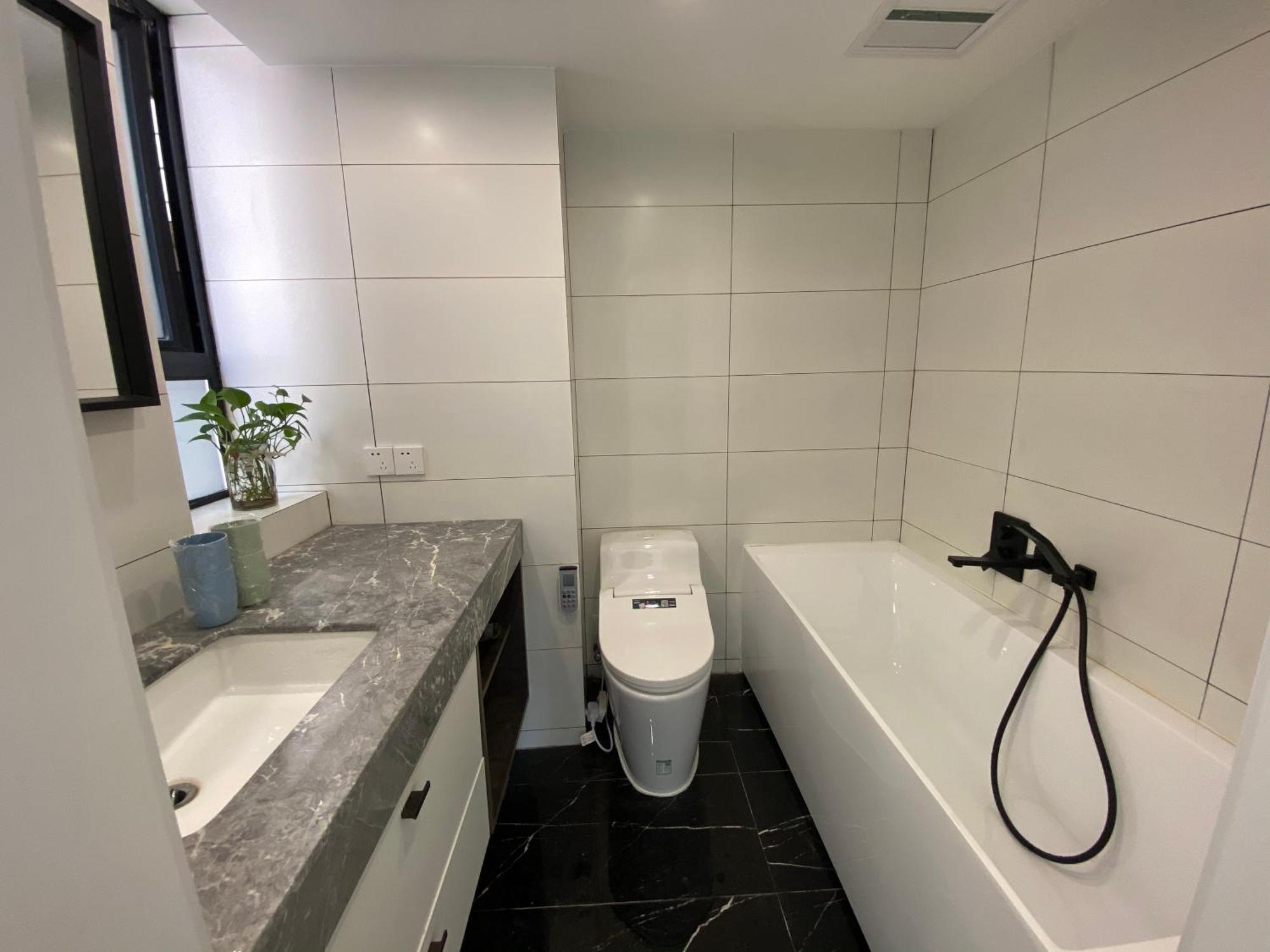 Eastern Hub - Jing'an Temple Branch Stylish 3-bedroom In Bustling Area, Surrounded By Trendy Bistro And Bar Street, Only 100m From Subway Appartement Shanghai