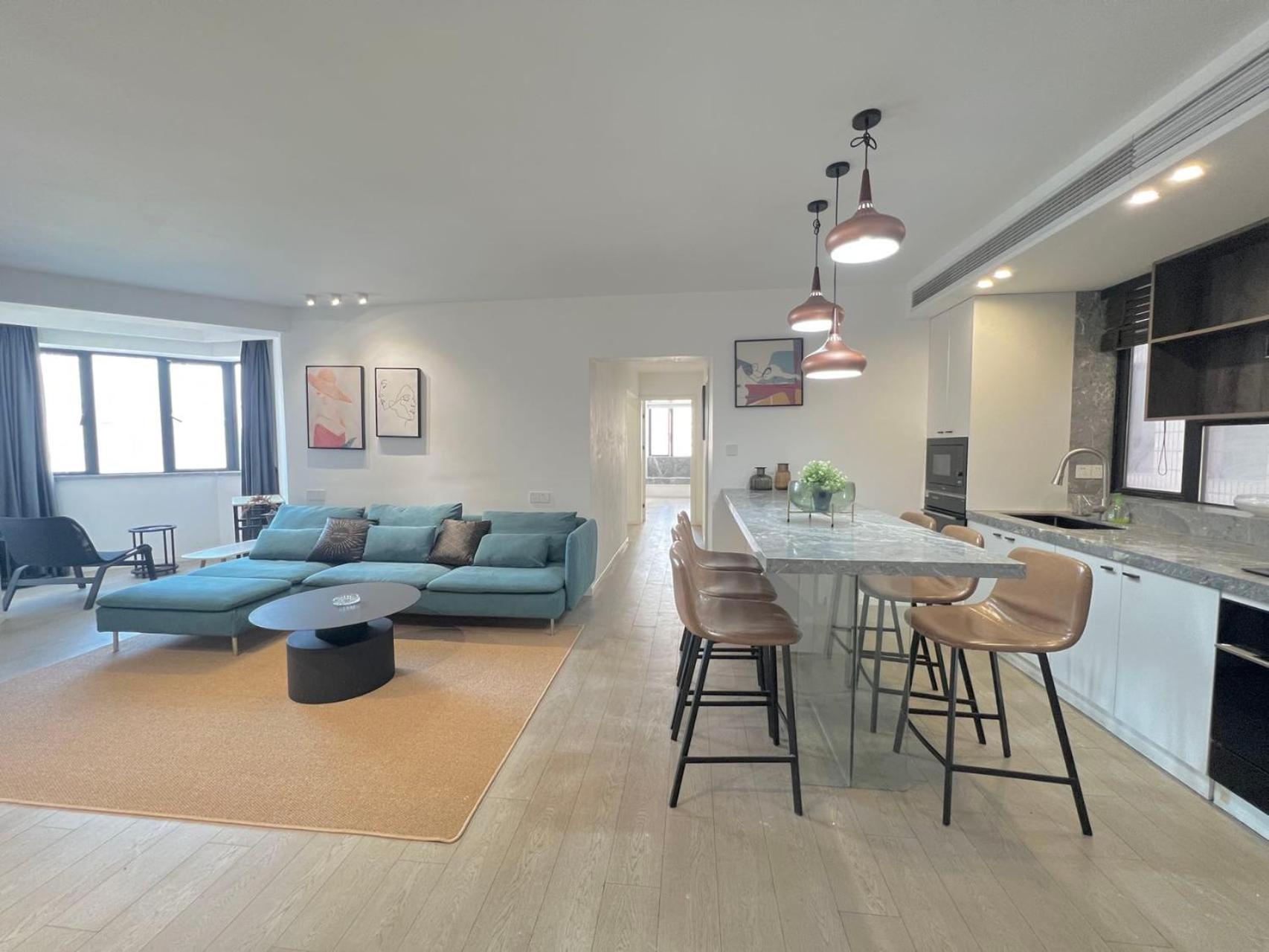 Eastern Hub - Jing'an Temple Branch Stylish 3-bedroom In Bustling Area, Surrounded By Trendy Bistro And Bar Street, Only 100m From Subway Shanghai
